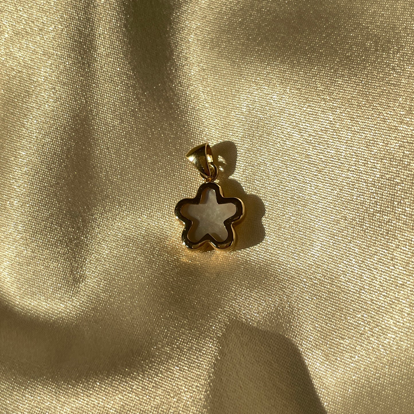 Mother of Pearl Flora Pendant 10k Gold